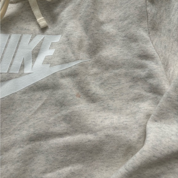SALE🎉. Nike Hoodie - Picture 6 of 9